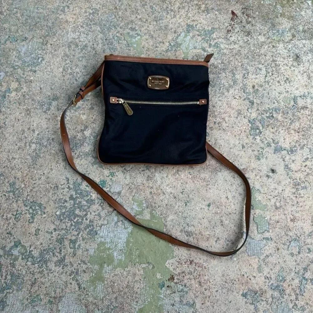 Michael Kors Classic Shoulder Strap Purse